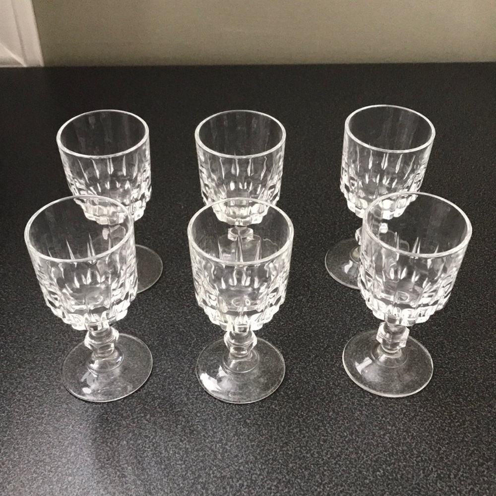 Vintage Set of 6  Liqueur Glasses Small Cordial Goblets Barware Vertical Cut